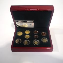 Limited Edition Gift Set 8 Euro 2009 Coins + €2 Commemorative Quality Proof