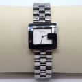 Elegant and sophisticated Gucci ladies' watch in steel with automatic movement