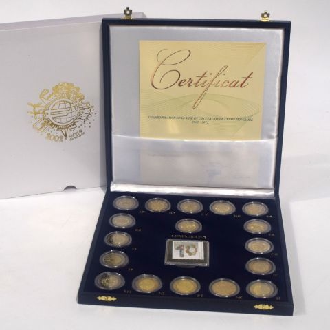 Coffret de 17 pièces et timbre pour le 10e anniversaire de l'euro