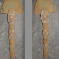 Statuette vaudou africaine en bois et fer, patine sacrificielle