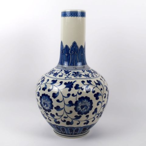 Vase moderne en porcelain bleu et blanc, col long, 45 cm de hauteur