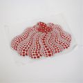 Carte postale "Love Forever Dancing Pumpkin" de Yayoi Kusama en rouge et blanc