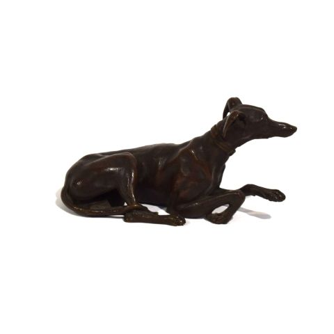 Sculpture en bronze signée de Jules Moigniez : Chien couché, 15 cm