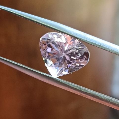 Kunzite naturelle du Brésil - 5.37 carats - Couleur rose - Taille poire