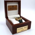 Montre Saint-Honoré en or 18 carats, état neuf, modèle vintage 1994