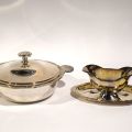 Ensemble de deux pièces en métal argenté Christofle, légumier et saucière