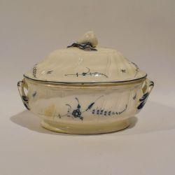 Terrine aus emailliertem Steingut BOCH Luxembourg, blaues Dekor mit Zweigen XVIII.