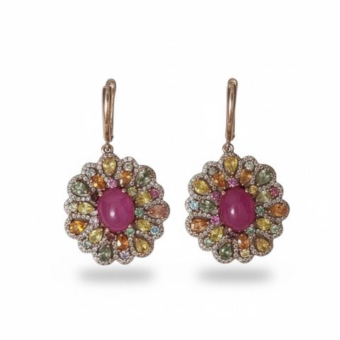 Boucles d'oreilles en argent rose avec rubis, saphirs multicolores et topazes