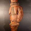 Marotte kébé-kébé polychrome du Congo, sculpture emblématique d'un grand artiste