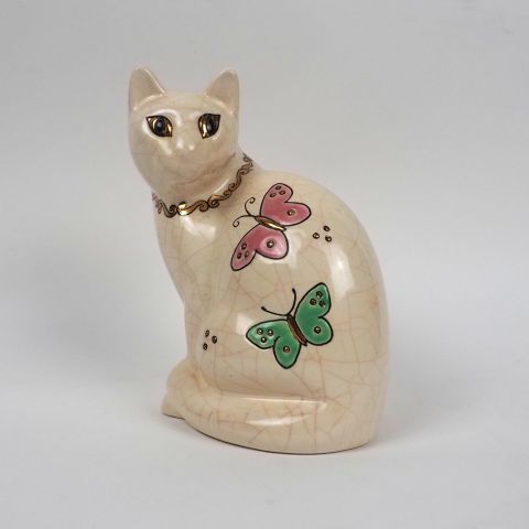 Chat en faïence émaillée crème, motifs de papillons, modèle Thais, signé