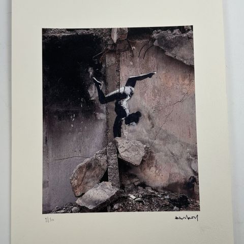 Lithographie Banksy "Tightrope Walker" : Ukraine, Édition limitée contre la guerre, 2022