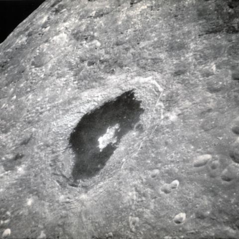 NASA Vue de la surface lunaire depuis le module de commande de la mission Apollo 13