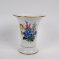 Vase en porcelaine de Saxe-Meissen, fleurs polychromes et dorures, XXe siècle