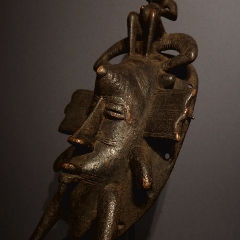 Masque Sénoufo exceptionnel du Mali, chef-d'œuvre recherché par les collectionneurs
