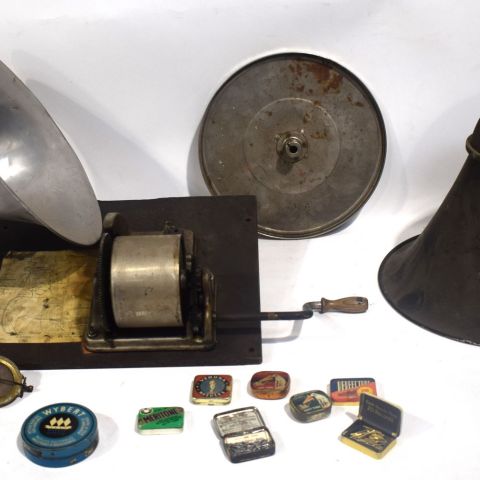 (GRAMOPHONE) Ensemble de pièces pour gramophones