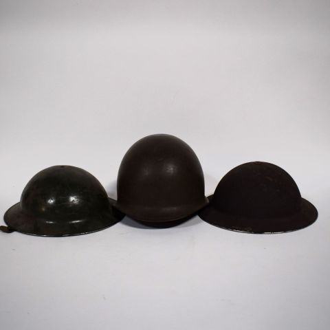 Lot de 5 casques militaires anglais et américain des années 50