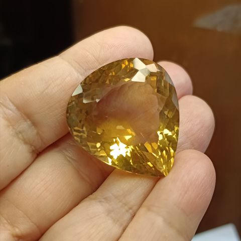 Citrine naturelle - 75.32 Ct - Jaune - Poire - 31.92 x 28.82 x 15.56 mm