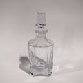 "BACCARAT - Carafe à vin avec tampon sous la base"
