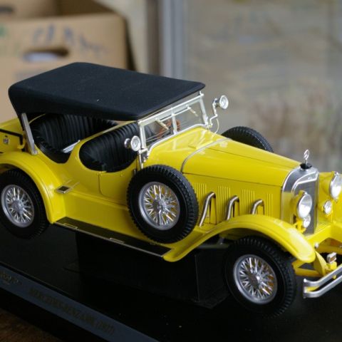 Voiture 1/18