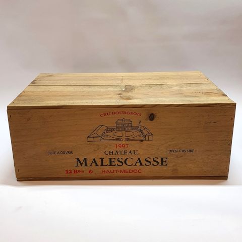 Ensemble de 12 bouteilles du Château Malescasse, Haut-Médoc 1997 en caisse