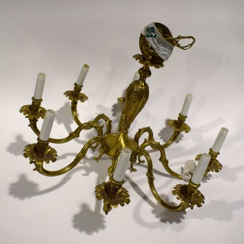 LUSTRE en bronze doré et ciselé, XXème siècle, diamètre 65 cm, 8 feux