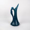 Grand pichet en faïence turquoise de Jérôme Massier, femme stylisée, non signé