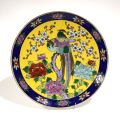 Assiette japonaise décor paons bleu et jaune - Gold Imari, XXe siècle