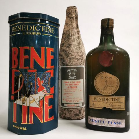 Ensemble de boissons alcoolisées vintage : DOM Bénédictine, liqueur et café torréfié