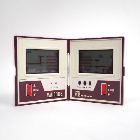 Console portable Nintendo Game & Watch Mario Bros, année 1983, état fonctionnel avec rayures