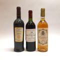 Ensemble de trois bouteilles de vins millésimés : Sauternes et Bordeaux