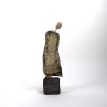 Sculpture japonaise en Raku du XXe siècle, hauteur 26 cm avec socle